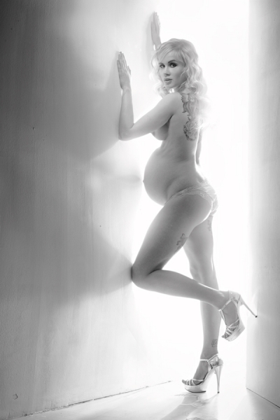 Photograph Ralph Penno Laura001 on One Eyeland